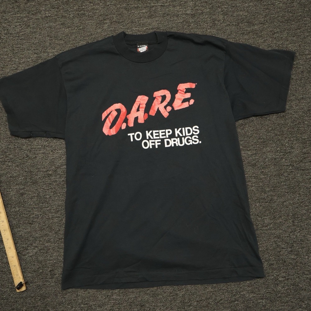 Vintage 80's DARE Made in USA 50/50 Black Screen Stars S/S T-Shirt - Adult Large